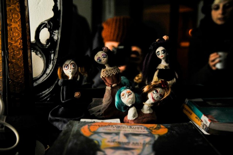 Giulia Tamborrino, Gloomy Dolls, installazione, 2013