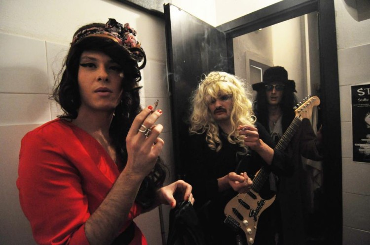 Sex Drags and Rock 'n' Roll, Amy, Courtney e Patti, backstage