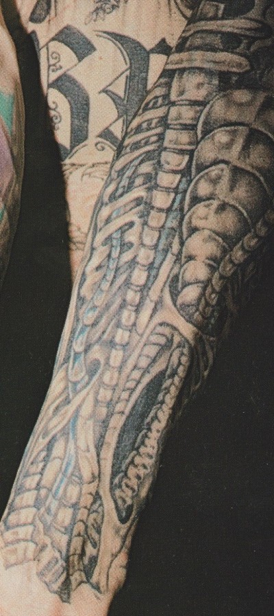 Lu di Bella tatuato da Andrea Elston, Tattoo Revue 43, agosto 1997