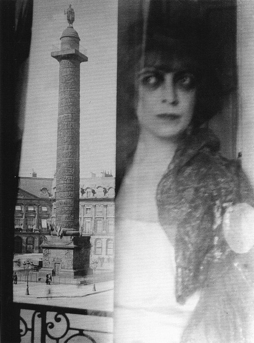 Luisa Casati by Man Ray 1922