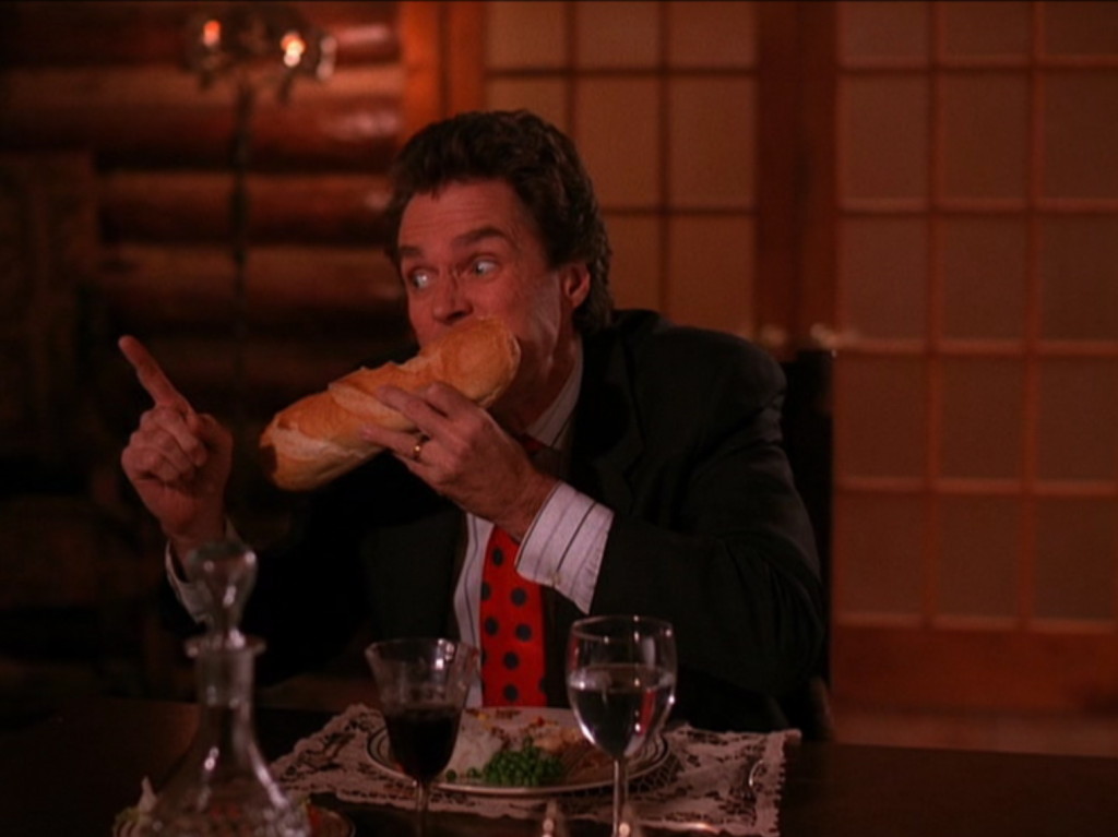 Benjamin Horne e il formaggio, tpep2_006, via intwinpeaks.com