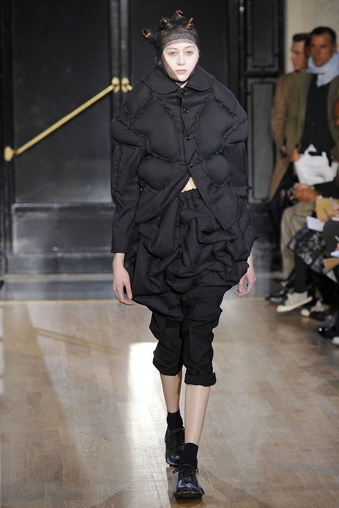 Comme des Garçons Fall 2010 Ready-to-Wear , via vogue.com