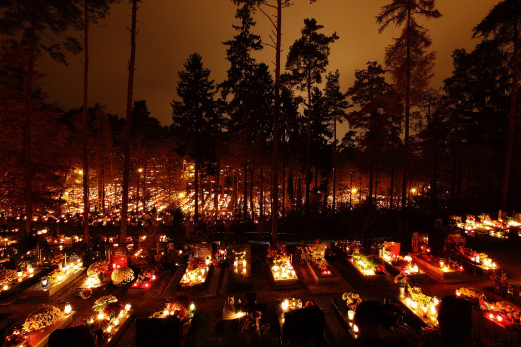 Cemetery in Rumia, Poland during the All Saints’ and All Souls’ days [in Polish Wszystkich Świętych and Zaduszki]. Photo taken by fotopstrik