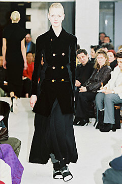 Comme des Garçons Fall 2002 Ready-to-Wear 24,  via vogue.com
