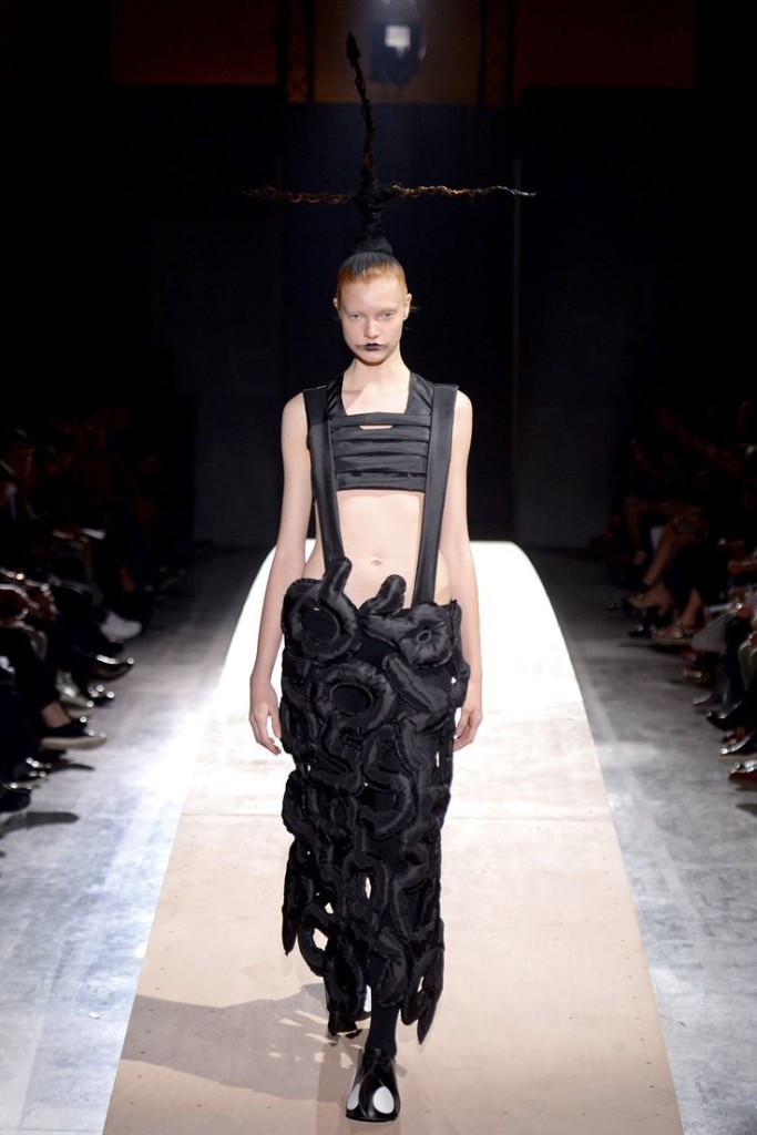 Comme des Garçons Spring 2014 Ready-to-Wear, via vogue.com