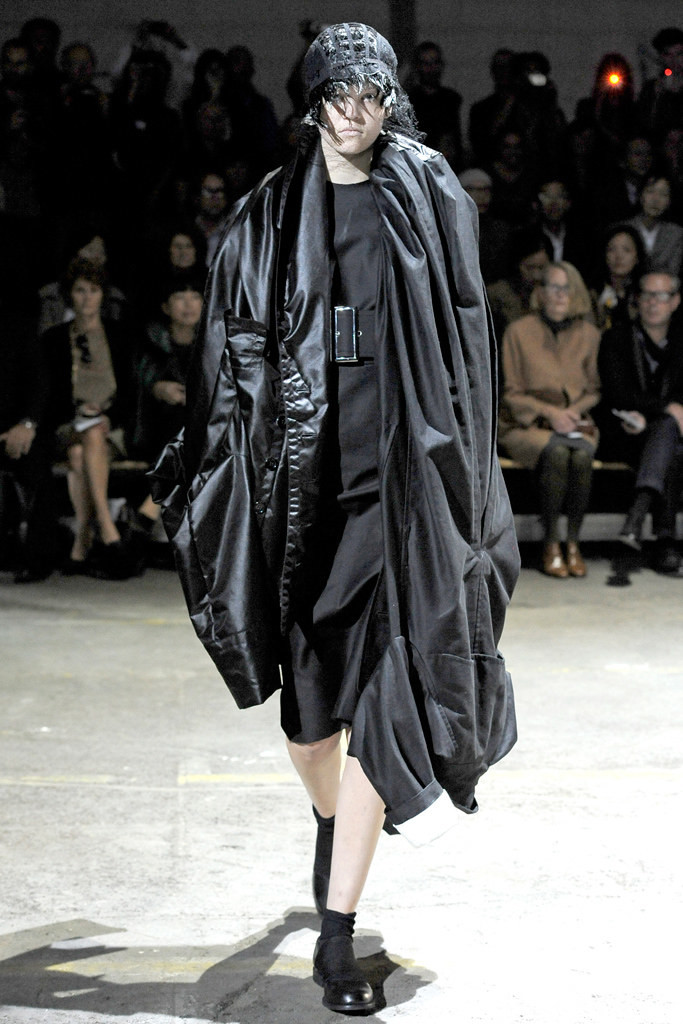 comme des garcons, spring 2011 via vogue.com