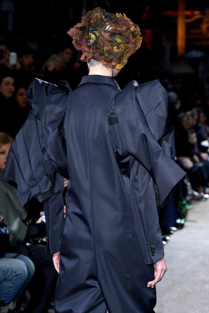 Comme des Garçons Fall 2013 Ready-to-Wear, via vogue.com, 3