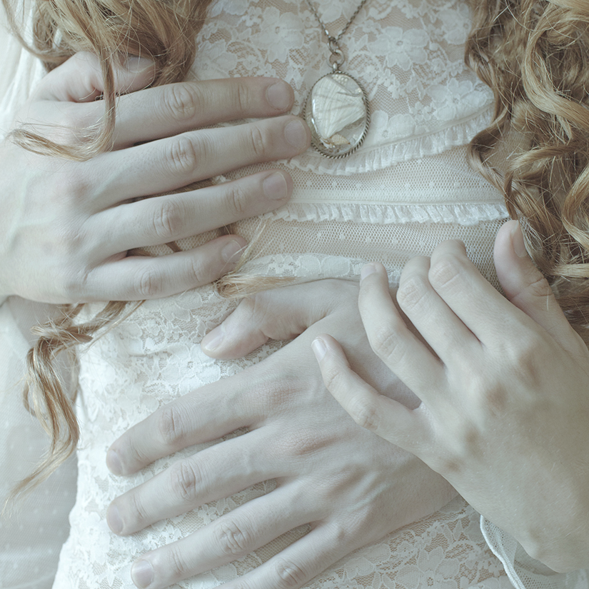 Laura Makabresku, I keep in images all the warmth of your hands. Please, don’t leave me for so long.