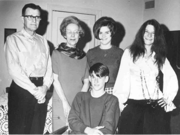 janis-joplin-and-her-family