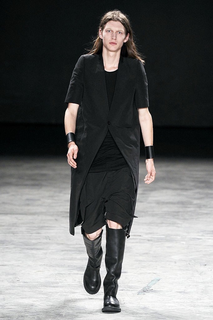 rick-owens-spring-2011-man-1