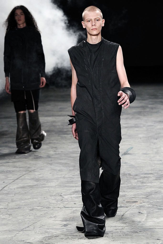 rick-owens-spring-2011-man-5