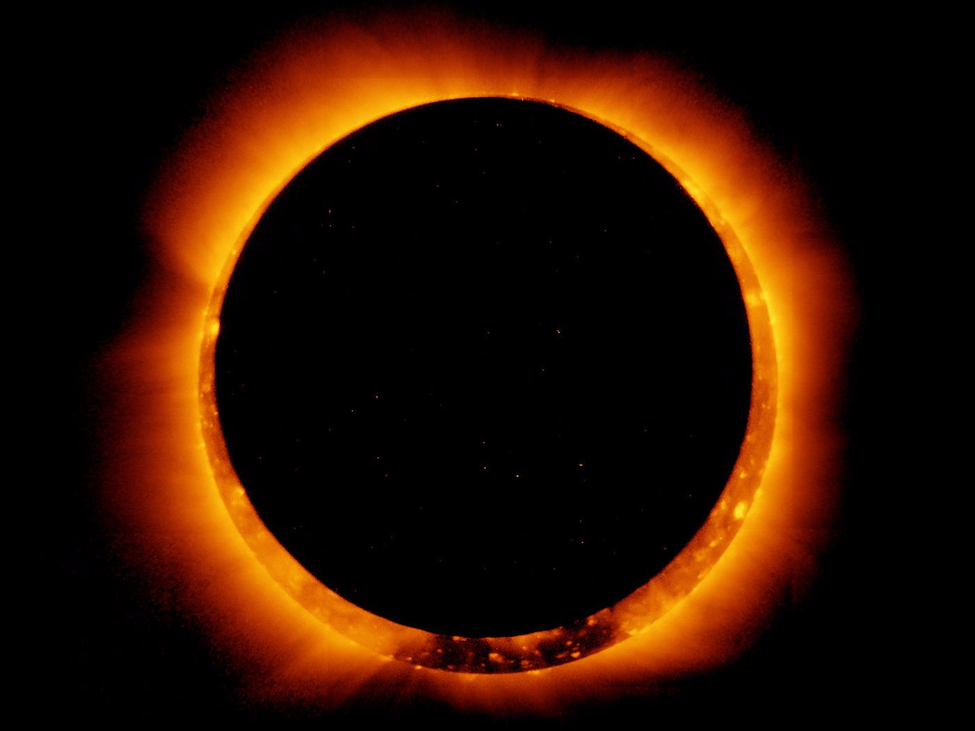 wide-corona-eclipse